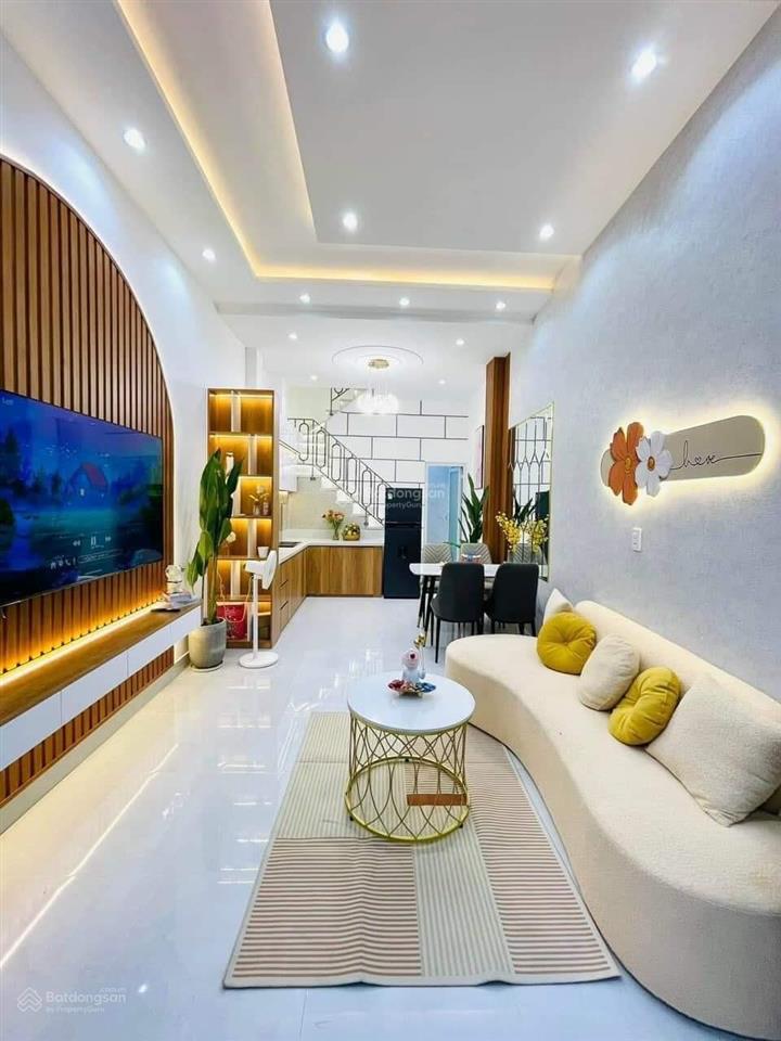 Bán gấp nhà đẹp gần sân bay đường hoàng việt p2 tân bình 60m2