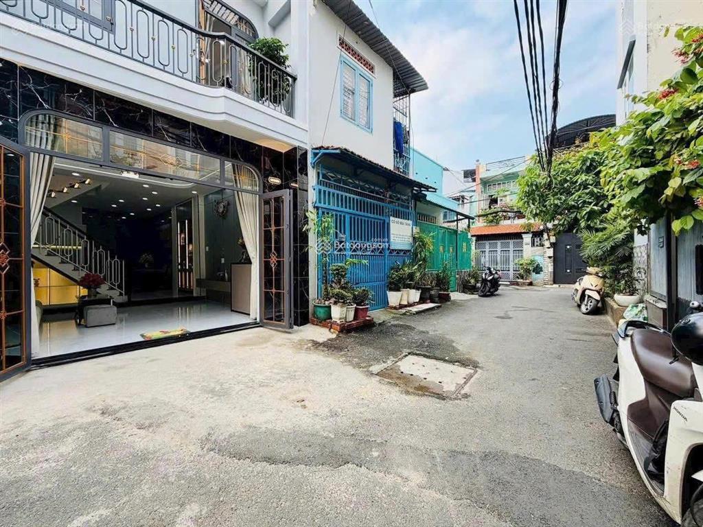 Bán gấp nhà đẹp 6om2, giá 3 tỷ 99 triệu lê văn việt, long thạnh mỹ, quận 9, sổ riêng sang tên ngay