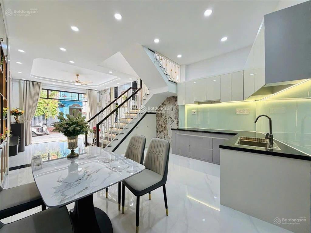 Bán gấp nhà đẹp 6om2, giá 3 tỷ 99 triệu lê văn việt, long thạnh mỹ, quận 9, sổ riêng sang tên ngay