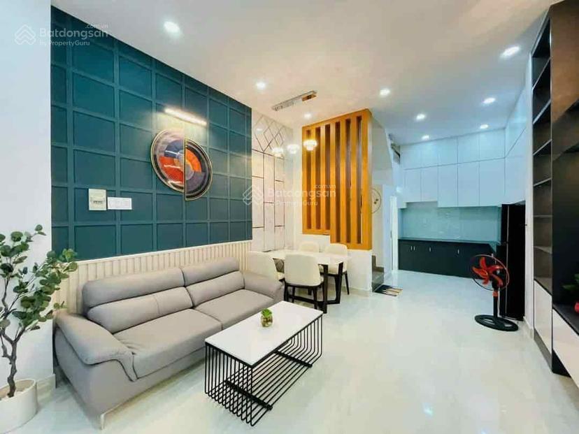 Nhà ngay trung tâm quận 3 đang có giá tốt đường lê văn sỹ, hẻm 6m, shr giá tl