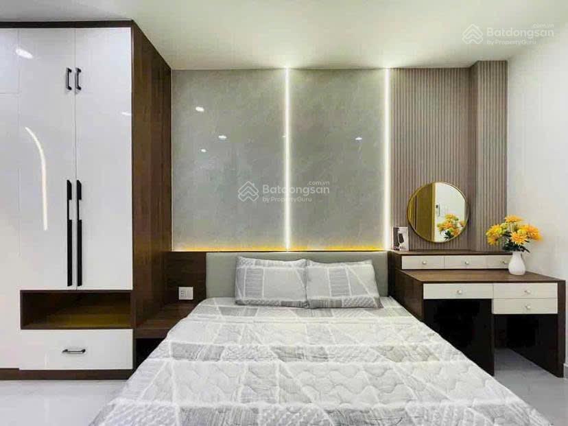 Q2 đang cần bán gấp căn nhà đường số 4, 52m2 sổ riêng hoàn công đủ.  ngay