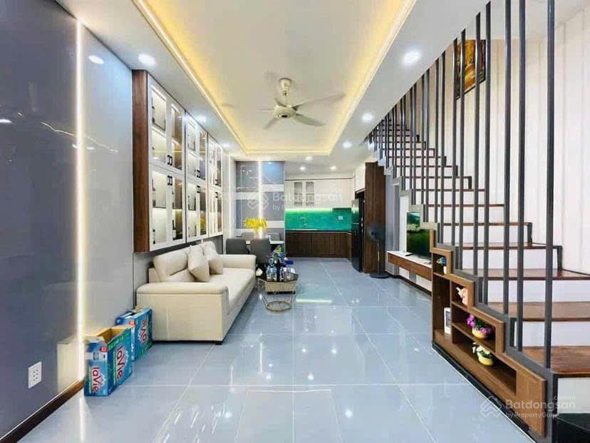 Q2 đang cần bán gấp căn nhà đường số 4, 52m2 sổ riêng hoàn công đủ.  ngay