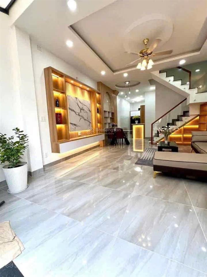 Giá gốc cần bán nhanh nhà quận 3 huỳnh tịnh của 3 ngủ 2 lầu hẻm thoáng. sổ riêng