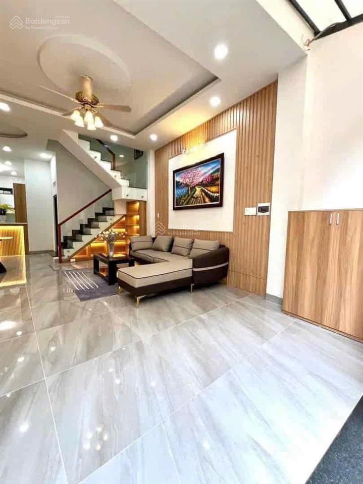Giá gốc cần bán nhanh nhà quận 3 huỳnh tịnh của 3 ngủ 2 lầu hẻm thoáng. sổ riêng