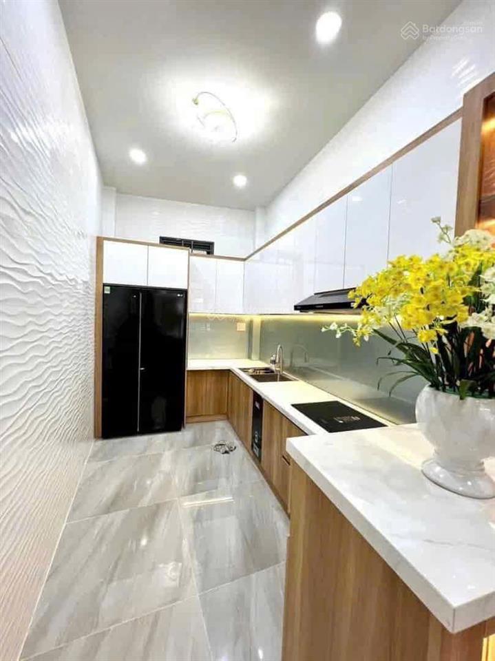 Giá gốc cần bán nhanh nhà quận 3 huỳnh tịnh của 3 ngủ 2 lầu hẻm thoáng. sổ riêng