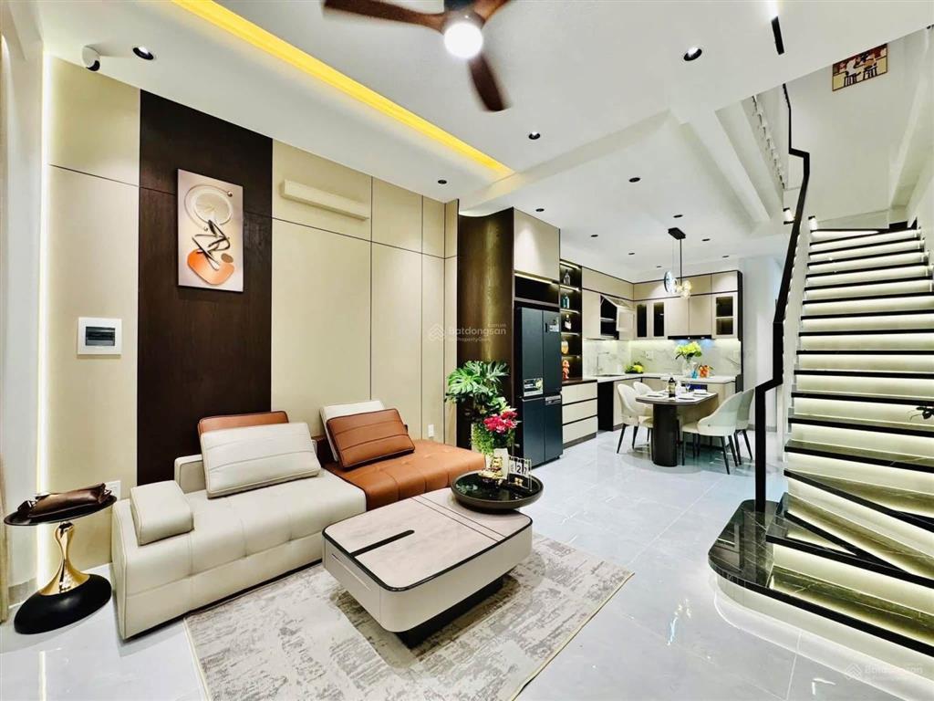 Chủ bớt 300tr nhà ngay q3 đường vườn chuối cần bán gấp giá thương lượng sổ riêng