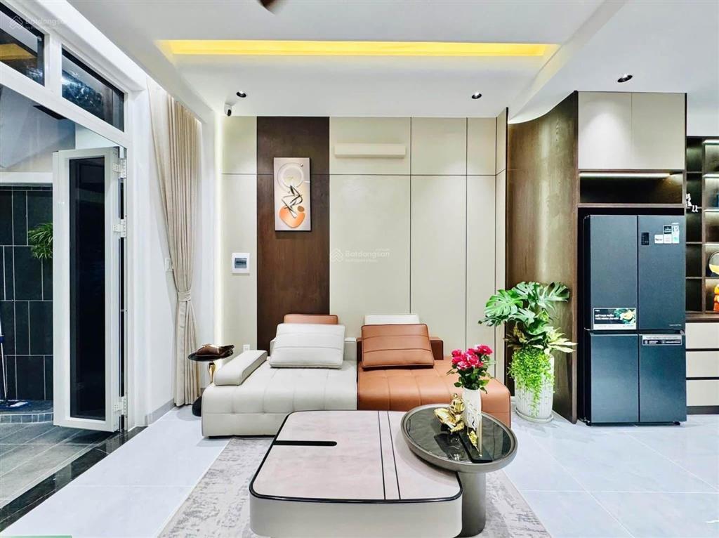 Chủ bớt 300tr nhà ngay q3 đường vườn chuối cần bán gấp giá thương lượng sổ riêng