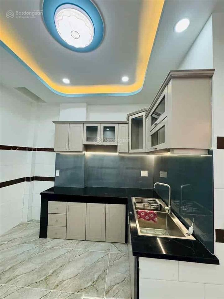 Hàng ngộp 1 căn trên đường trường sa quận 3 giá tốt sổ sẵn 4 ngủ 66,7m2 xem nhà ngay