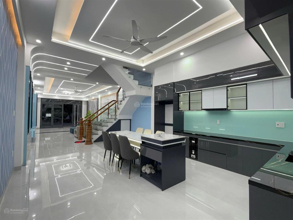Hàng hiếm khu trần não 60m2, 3 tầng, sổ hồng riêng, giá chỉ 5 tỷ 590 thương lượng chính chủ