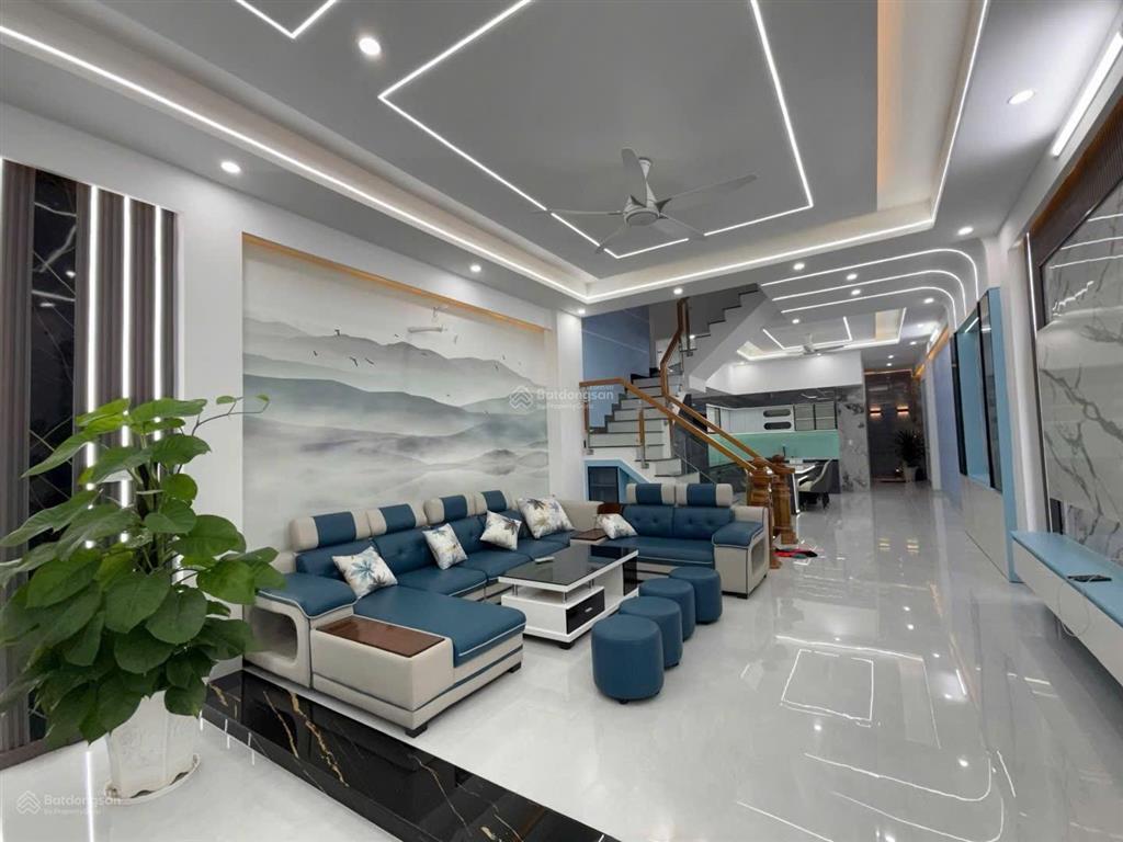 Hàng hiếm khu trần não 60m2, 3 tầng, sổ hồng riêng, giá chỉ 5 tỷ 590 thương lượng chính chủ