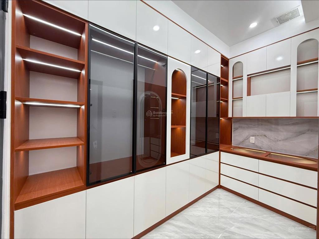 Hàng hiếm khu trần não 60m2, 3 tầng, sổ hồng riêng, giá chỉ 5 tỷ 590 thương lượng chính chủ