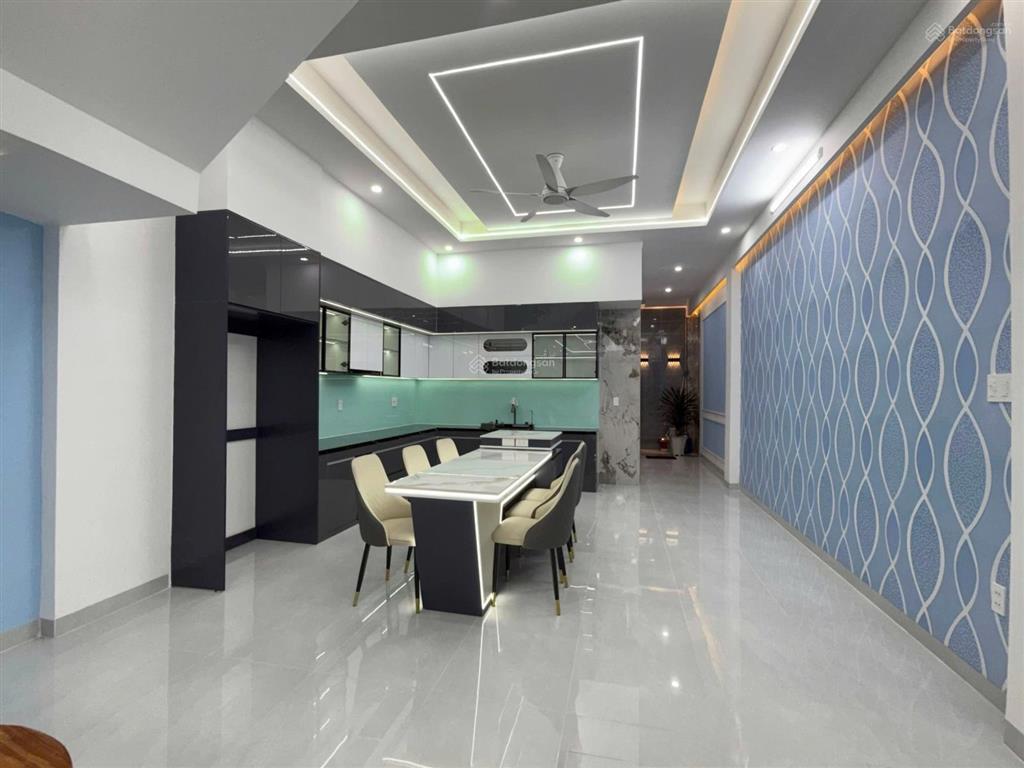 Hàng hiếm khu trần não 60m2, 3 tầng, sổ hồng riêng, giá chỉ 5 tỷ 590 thương lượng chính chủ