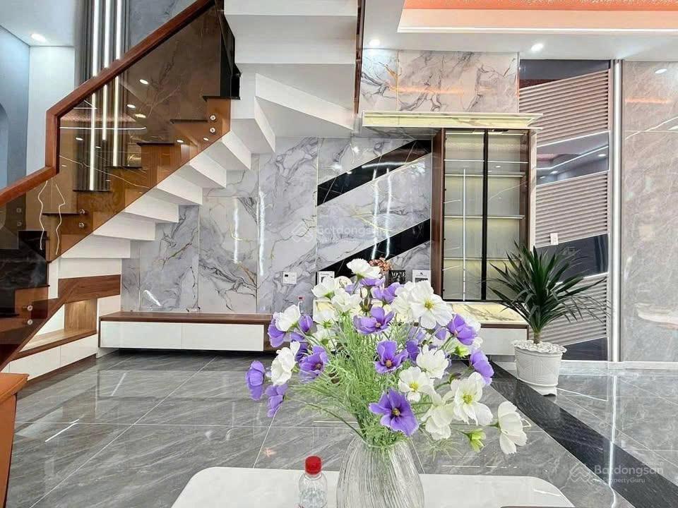 Bán gấp căn nhà phố đã hoàn thiện, ký hợp đồng trực tiếp với chủ đầu tư
