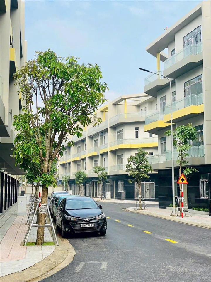 Bán gấp căn nhà phố đã hoàn thiện, ký hợp đồng trực tiếp với chủ đầu tư
