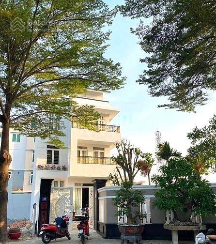 Cần bán biệt thự 180m2 kdc gia hoà mặt tiền nguyễn đình thi, phước long , quận 9. giá 18 tỷ còn tl