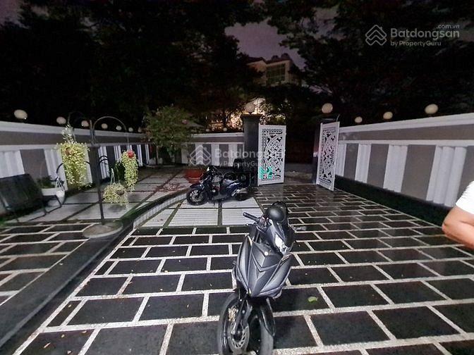 Cần bán biệt thự 180m2 kdc gia hoà mặt tiền nguyễn đình thi, phước long , quận 9. giá 18 tỷ còn tl