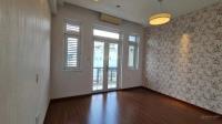 Nhà 3 lầu, ngay vincom đường lê văn việt, quận 9 gần mặt tiền, có sổ sẵn  sang tên ngay. giá 6tỷ50