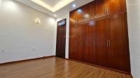 Nhà 3 lầu, ngay vincom đường lê văn việt, quận 9 gần mặt tiền, có sổ sẵn  sang tên ngay. giá 6tỷ50