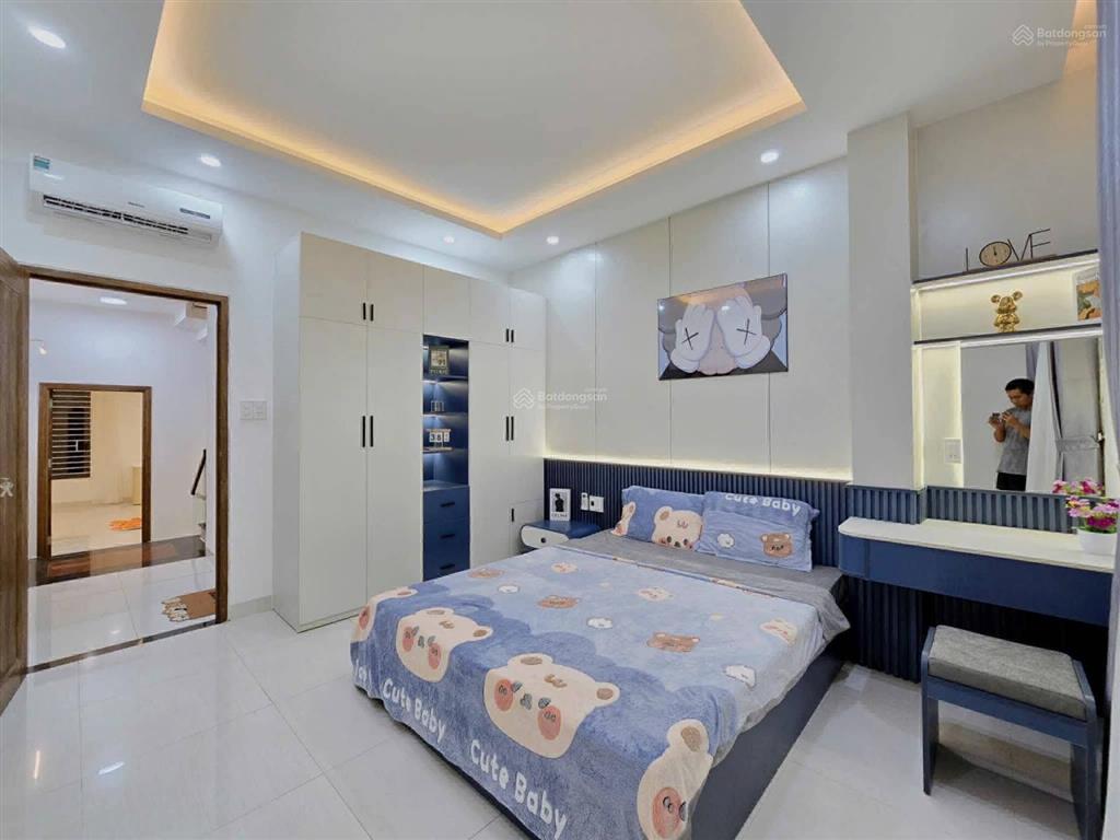 Bán gấp nhà 3 lầu 64m2 ngay lê văn việt quận 9, shr hẻm xe hơi 5m. cho thuê 18tr/th. giá 6tỷ450tl