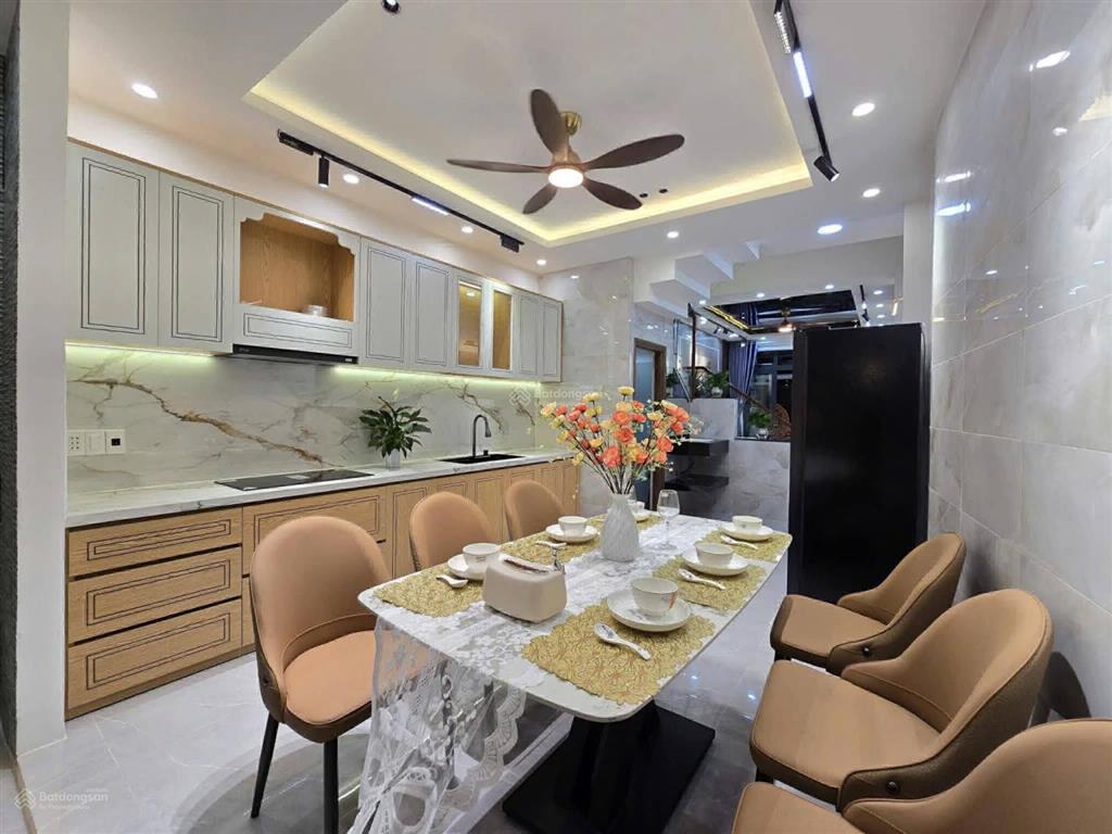 Bán gấp nhà 3 lầu 64m2 ngay lê văn việt quận 9, shr hẻm xe hơi 5m. cho thuê 18tr/th. giá 6tỷ450tl