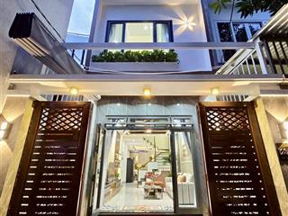 Bán gấp nhà 3 lầu 64m2 ngay lê văn việt quận 9, shr hẻm xe hơi 5m. cho thuê 18tr/th. giá 6tỷ450tl