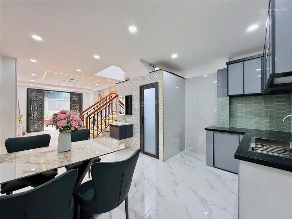 Bán gấp nhà 52m2, 1 lầu cao văn lầu, phường 2, quận 6, cho thuê 15 triệu/tháng