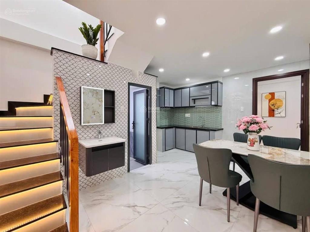 Bán gấp nhà 52m2, 1 lầu cao văn lầu, phường 2, quận 6, cho thuê 15 triệu/tháng