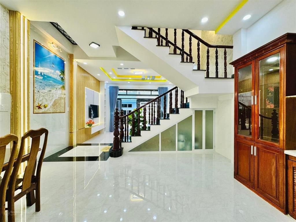Cần bán gấp nhà ở điện biên phủ 70m2, phường 4, quận 3. shr, gần bệnh viện bình dân. giá tl