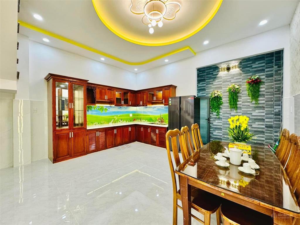 Cần bán gấp nhà ở điện biên phủ 70m2, phường 4, quận 3. shr, gần bệnh viện bình dân. giá tl