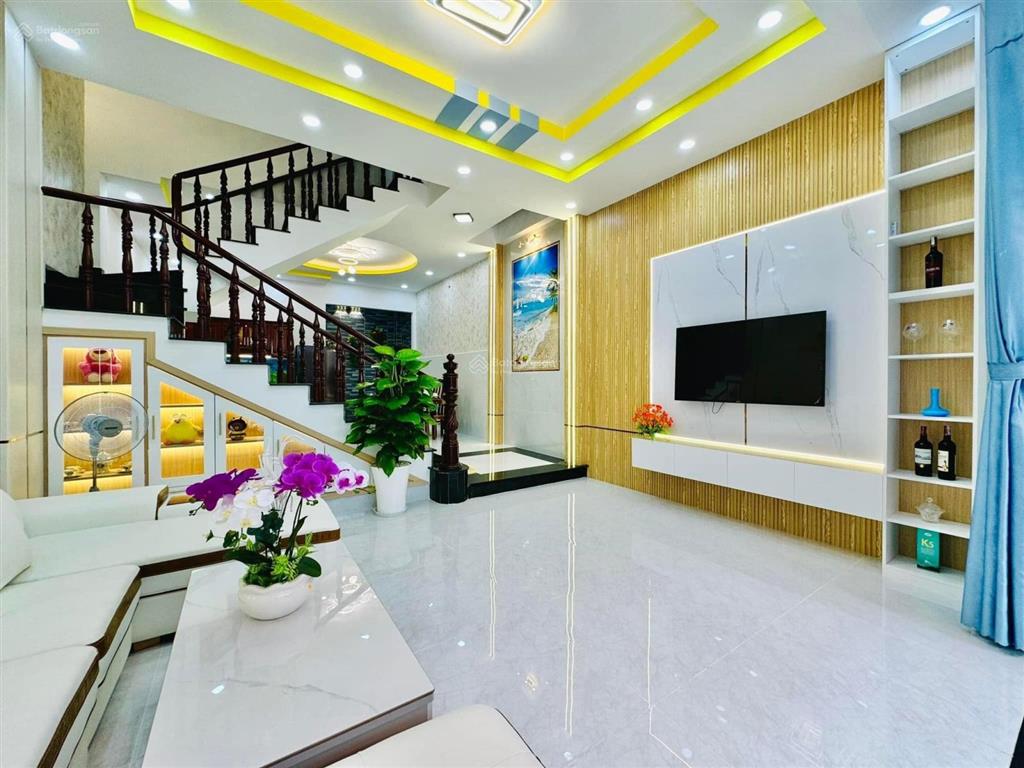 Cần bán gấp nhà ở điện biên phủ 70m2, phường 4, quận 3. shr, gần bệnh viện bình dân. giá tl