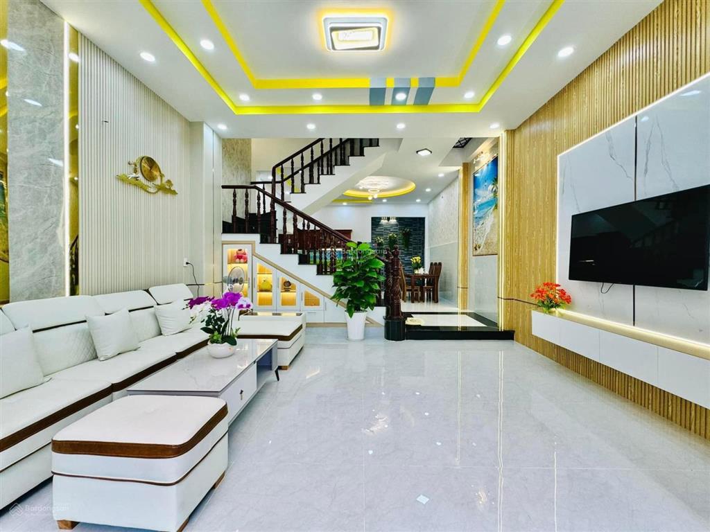 Cần bán gấp nhà ở điện biên phủ 70m2, phường 4, quận 3. shr, gần bệnh viện bình dân. giá tl