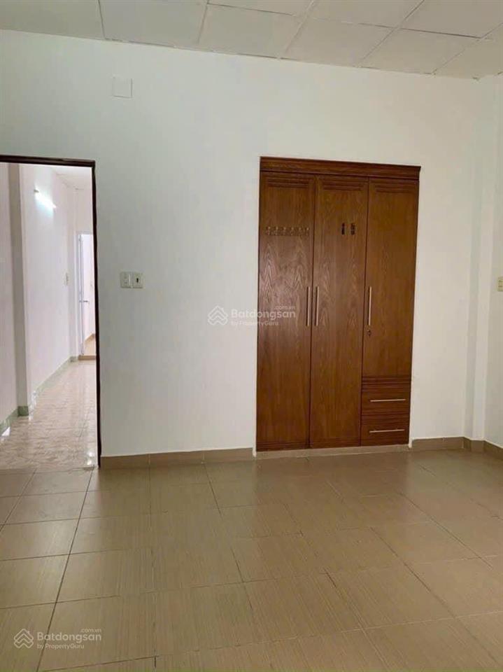 Bán gấp nhà 3 lầu 38m2 ở 1/ đường 20 thước, p9, quận 4. ngay chợ vĩnh khánh, sổ hồng