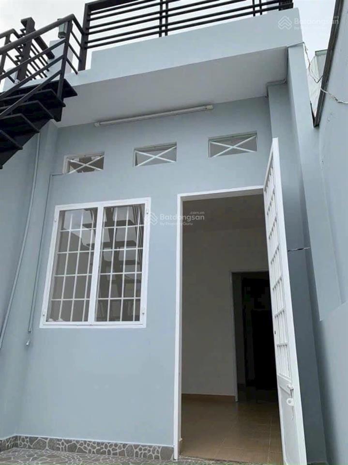 Bán gấp nhà 3 lầu 38m2 ở 1/ đường 20 thước, p9, quận 4. ngay chợ vĩnh khánh, sổ hồng