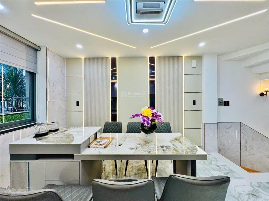 Bán gấp nhà 3 lầu ở đường số 12, bình an, quận 2. shr, hẻm 5m, tặng nội thất. thuê 35tr