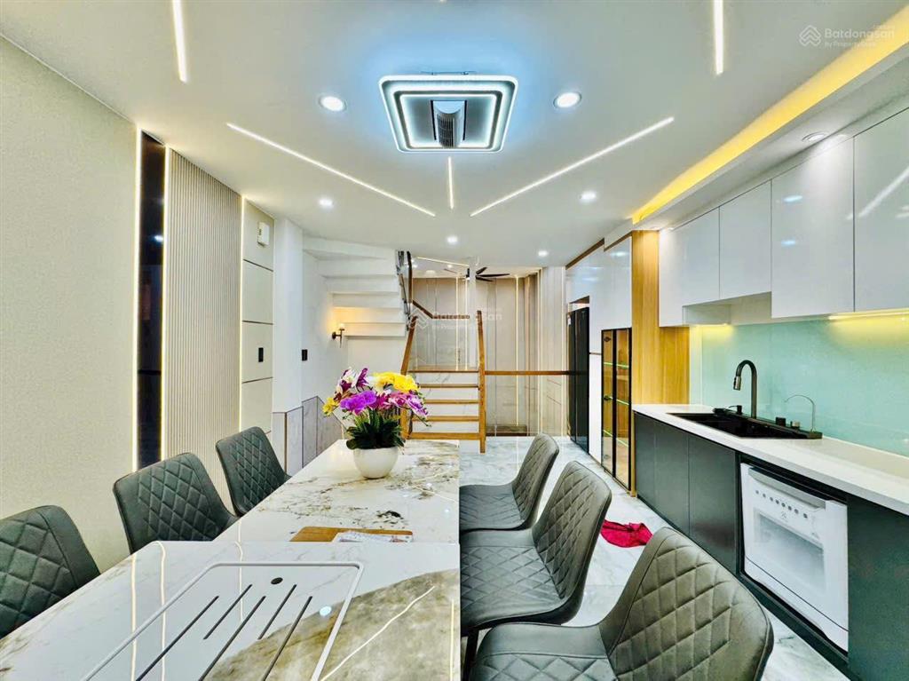 Bán gấp nhà 3 lầu ở đường số 12, bình an, quận 2. shr, hẻm 5m, tặng nội thất. thuê 35tr