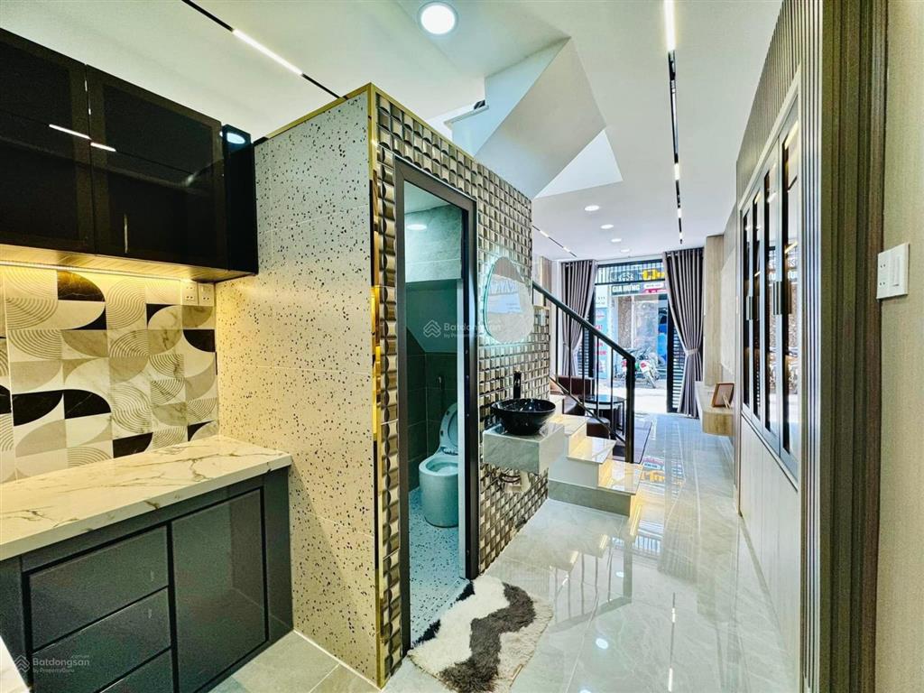 Bán nhà riêng 2 lầu mặt tiền gần 6m tạ quang bửu, tặng full nội thất, phường 4, q8