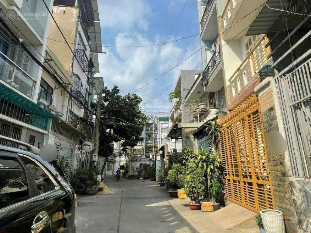 Bán gấp nhà ở đường c1 phạm hùng, bình hưng, bình chánh. ngay coopxtra tạ quang bửu