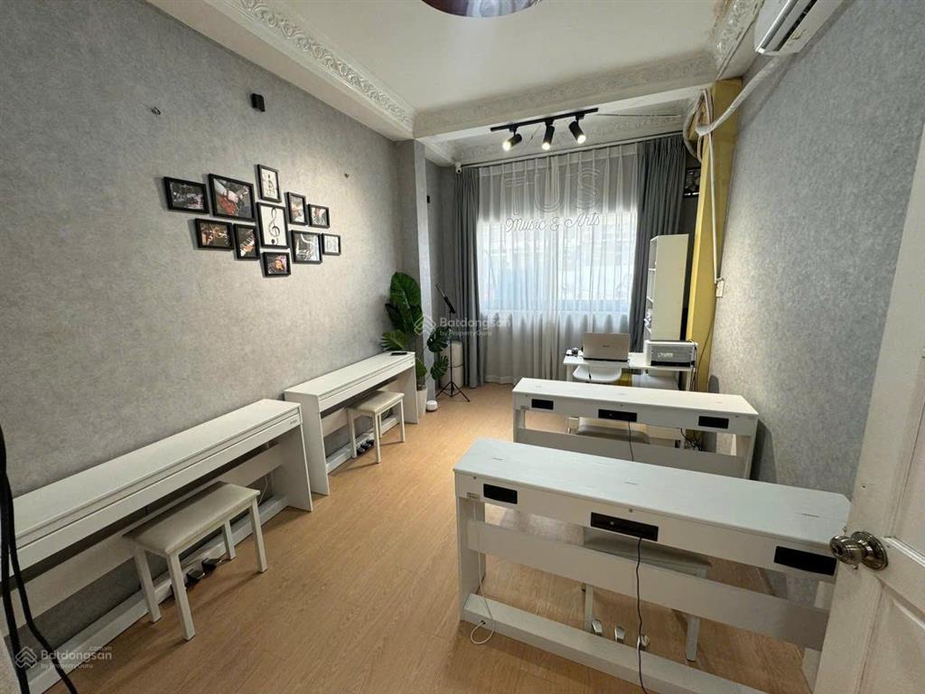 Bán gấp mặt tiền huỳnh văn bánh, p.12 phú nhuận. cho thuê 22tr. giá chỉ 9 tỷ 8