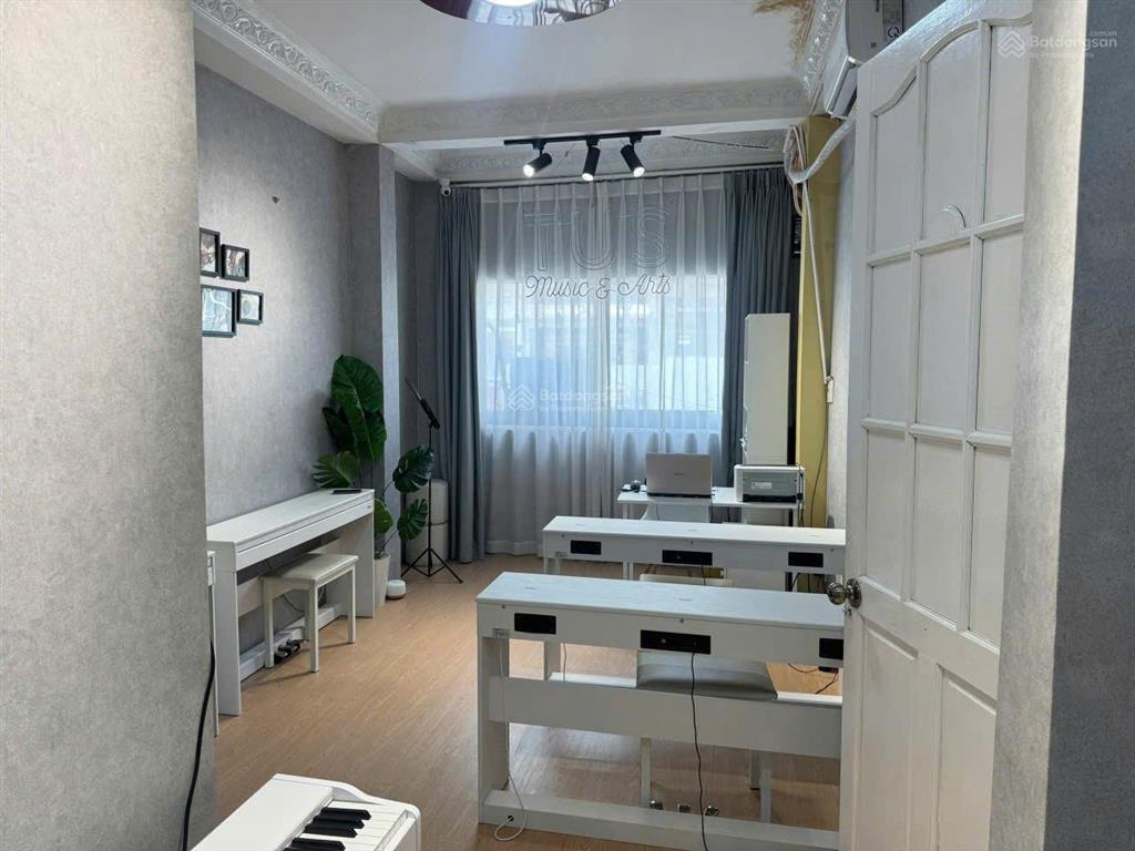 Bán gấp mặt tiền huỳnh văn bánh, p.12 phú nhuận. cho thuê 22tr. giá chỉ 9 tỷ 8