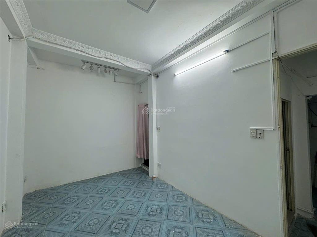 Bán gấp mặt tiền huỳnh văn bánh, p.12 phú nhuận. cho thuê 22tr. giá chỉ 9 tỷ 8