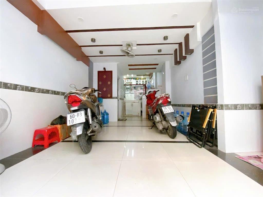 Nhà 4 tầng ngay chợ cây quéo hẻm xe hơi 5m thông hoàng hoa thám p.5 bình thạnh. giá chỉ 7tỷ900