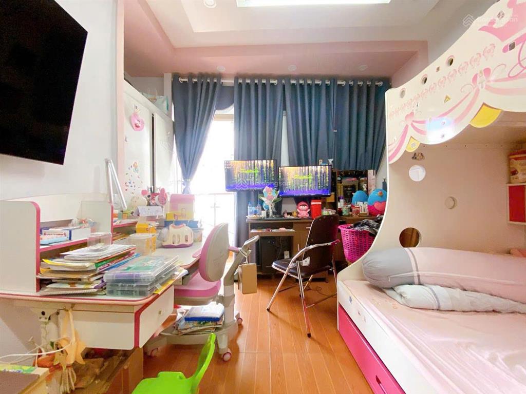 Nhà 4 tầng ngay chợ cây quéo hẻm xe hơi 5m thông hoàng hoa thám p.5 bình thạnh. giá chỉ 7tỷ900