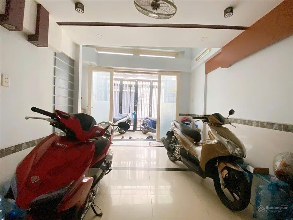 Nhà 4 tầng ngay chợ cây quéo hẻm xe hơi 5m thông hoàng hoa thám p.5 bình thạnh. giá chỉ 7tỷ900