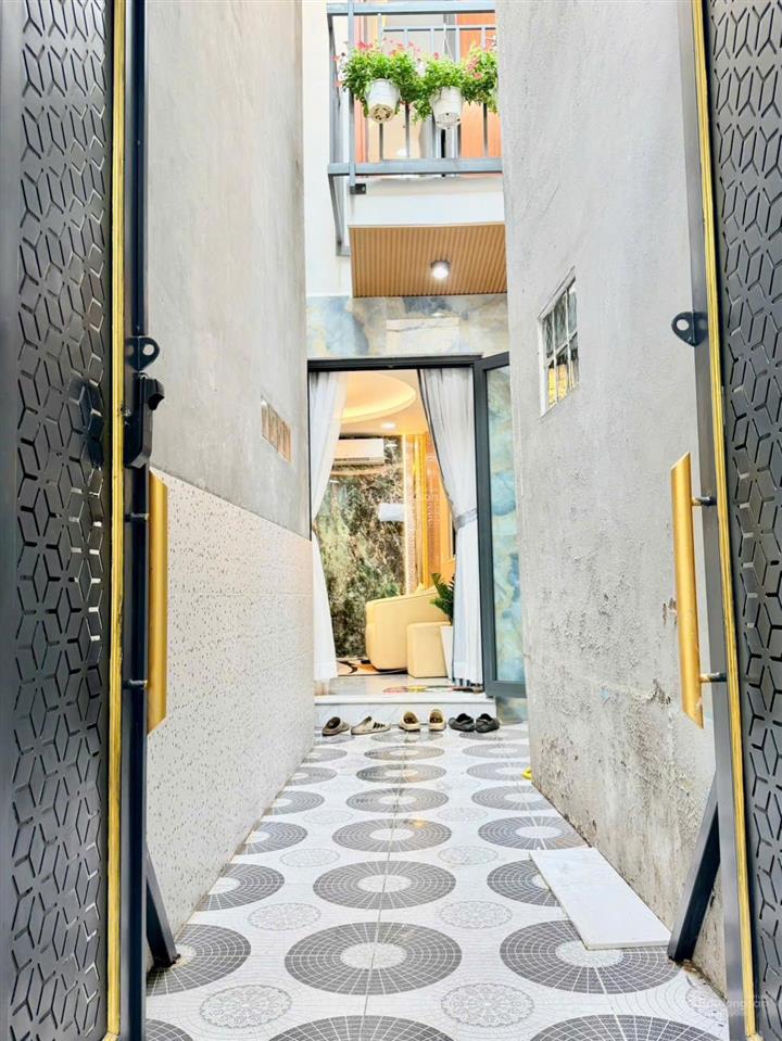 Hiếm có 1 căn nhà đẹp gần bà chiểu đường bạch đằng trung tâm bình thạnh. giá chỉ 5tỷ150