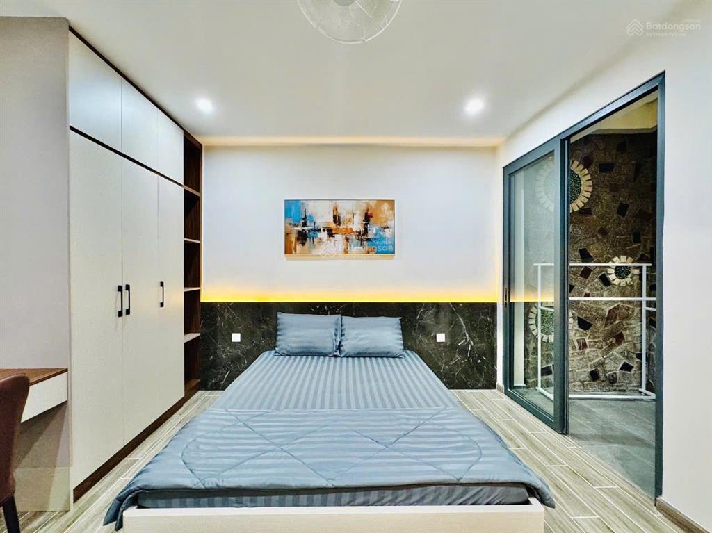 Căn hộ dịch vụ thu nhập 72tr/th siêu vị trí 4 tầng, ngã tư phú nhuận. hxh phan đăng lưu. giá 11tỷ68