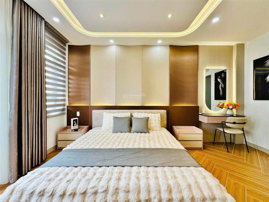 Siêu phẩm xây mới thang máy 68m2 5 lầu, gần trường nguyễn du, gò vấp. giá 12tỷ9