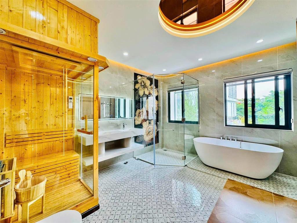 Siêu phẩm xây mới thang máy 68m2 5 lầu, gần trường nguyễn du, gò vấp. giá 12tỷ9