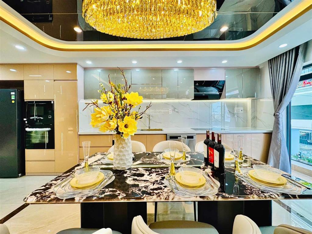 Siêu phẩm xây mới thang máy 68m2 5 lầu, gần trường nguyễn du, gò vấp. giá 12tỷ9