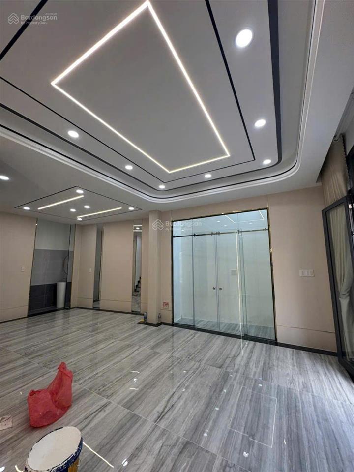 Mặt tiền siêu hiếm 50m2 thang máy đường lê tự tài, trung tâm phú nhuận. giá chỉ 14tỷ999