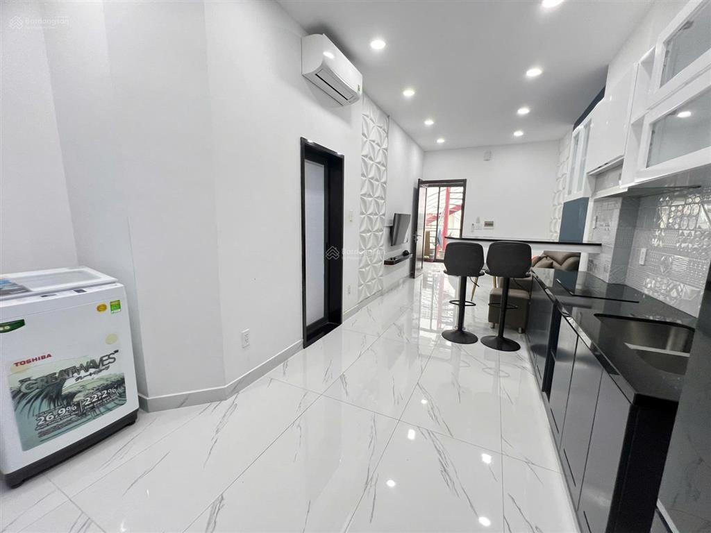 Cho thuê căn hộ 1pn cao cấp lý chính thắng q3  50m2  full nội thất  ban công lớn